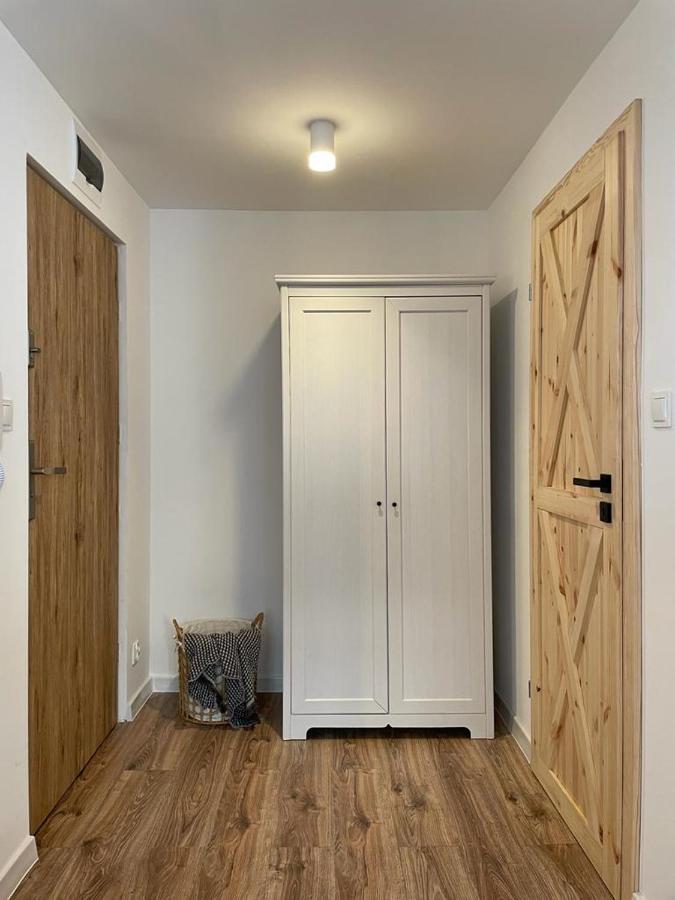 Niron Apartament Ludowa بيوا المظهر الخارجي الصورة
