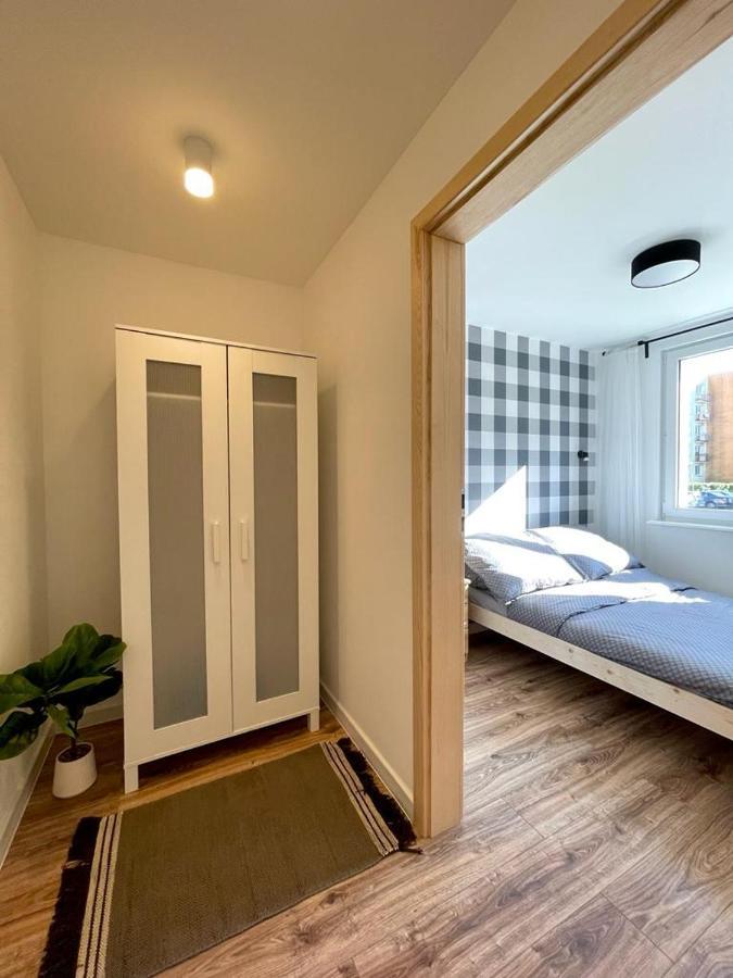 Niron Apartament Ludowa بيوا المظهر الخارجي الصورة