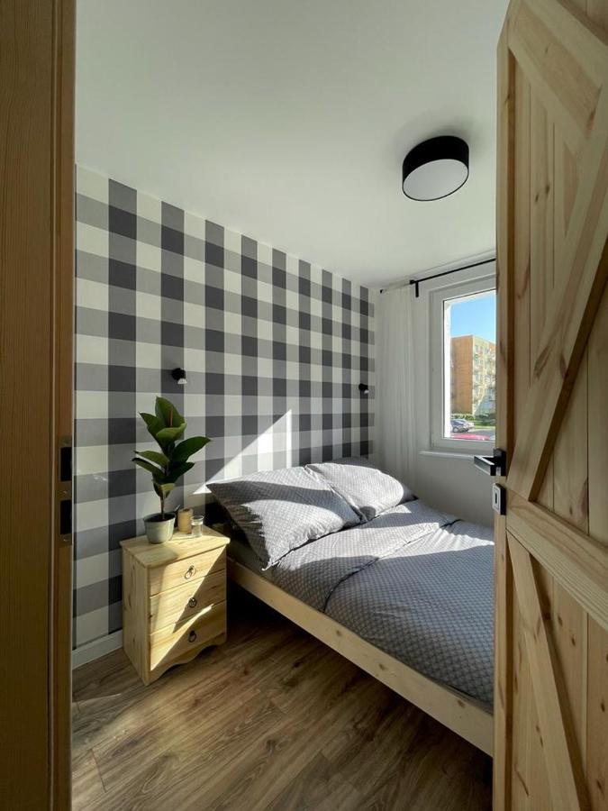 Niron Apartament Ludowa بيوا المظهر الخارجي الصورة