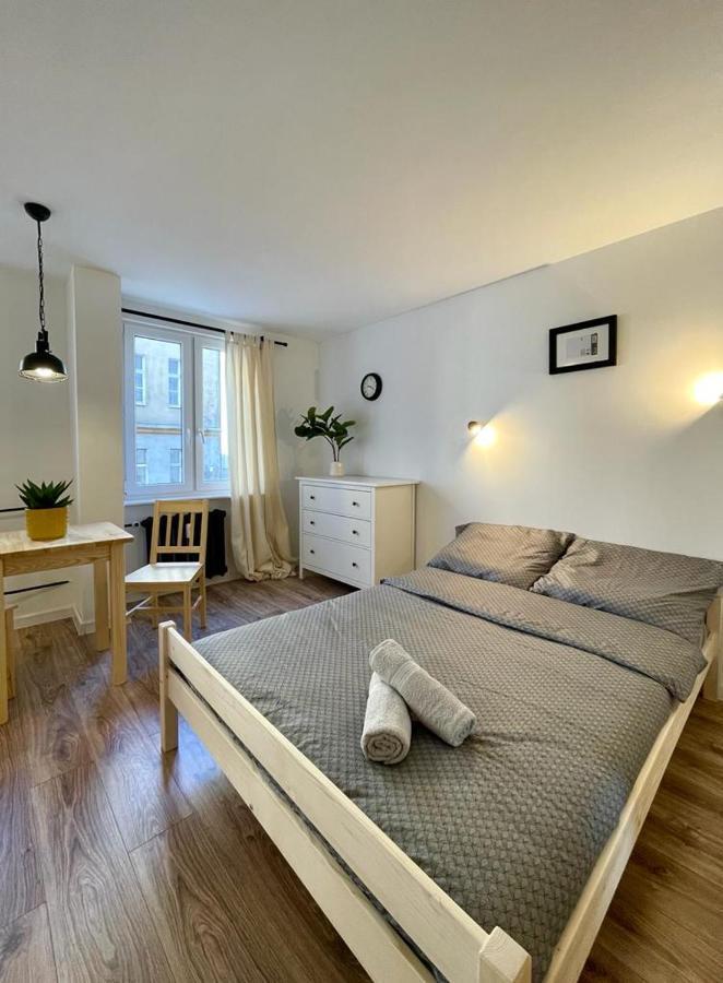 Niron Apartament Ludowa بيوا المظهر الخارجي الصورة